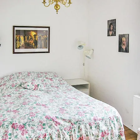 4 Bedroom Beautiful Home In Vesløs *